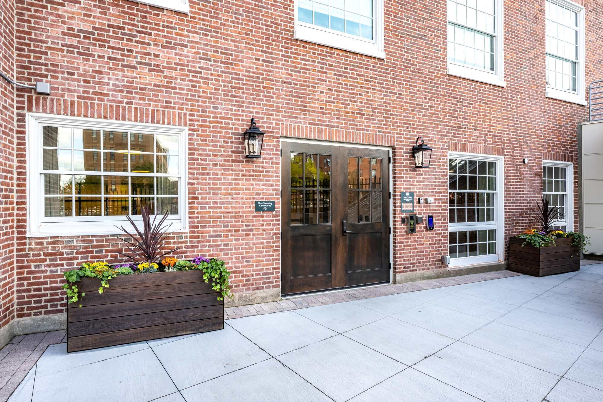 Entrance Residences on Lincon Square_Worcester