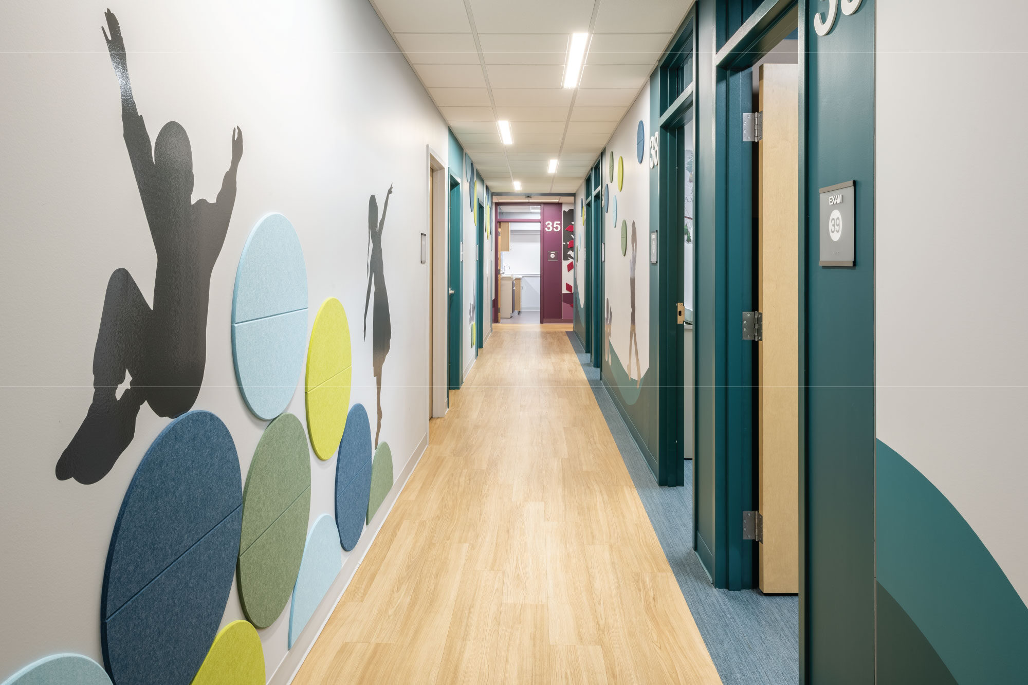 Woburn-Pediatric-Assoc_Interior-Design_Teal-Hallway_2