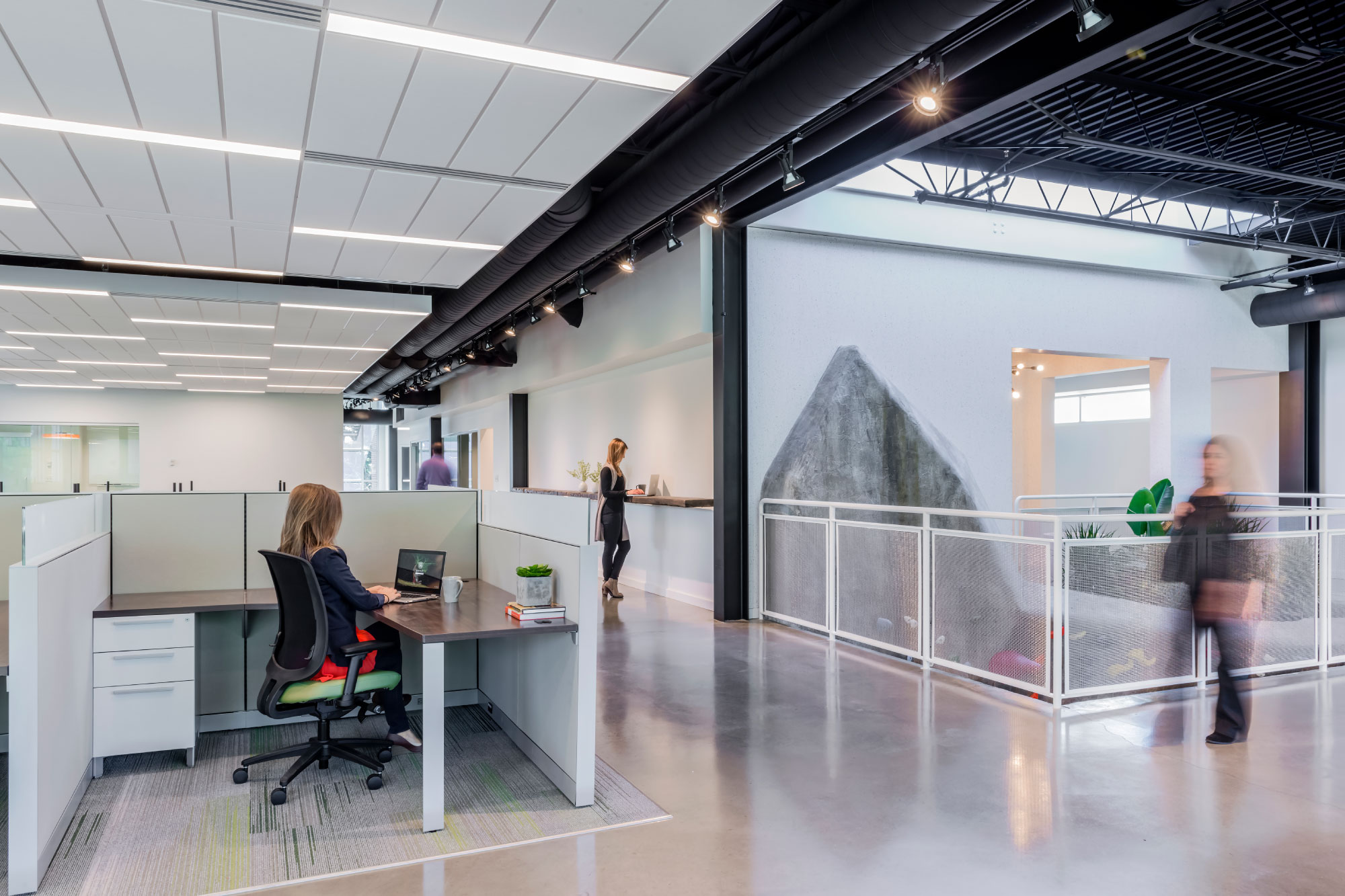 Laddawn-Corporate-Interior-Design_P1