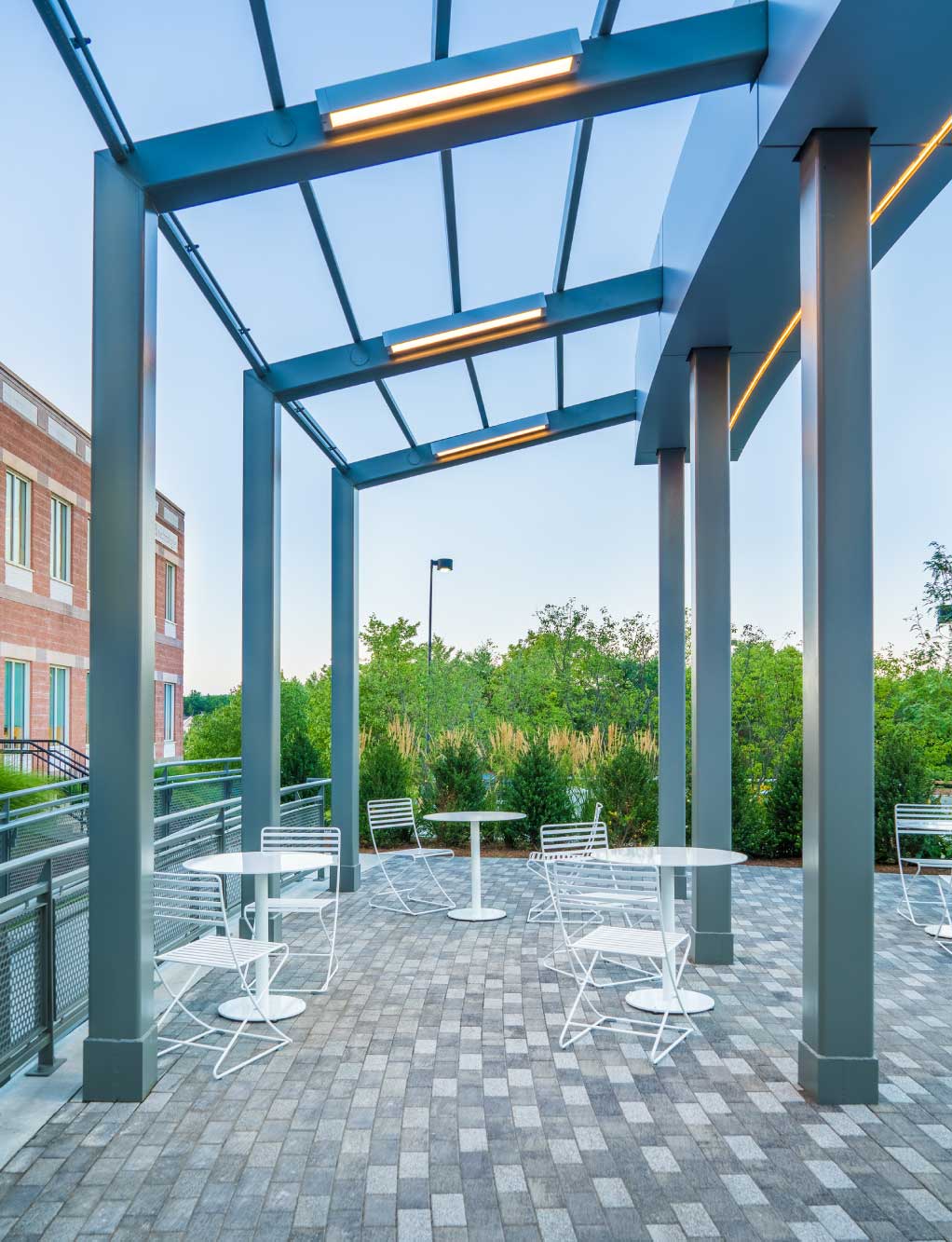 45-Network-Drive-Corporate-Office-Design_P7