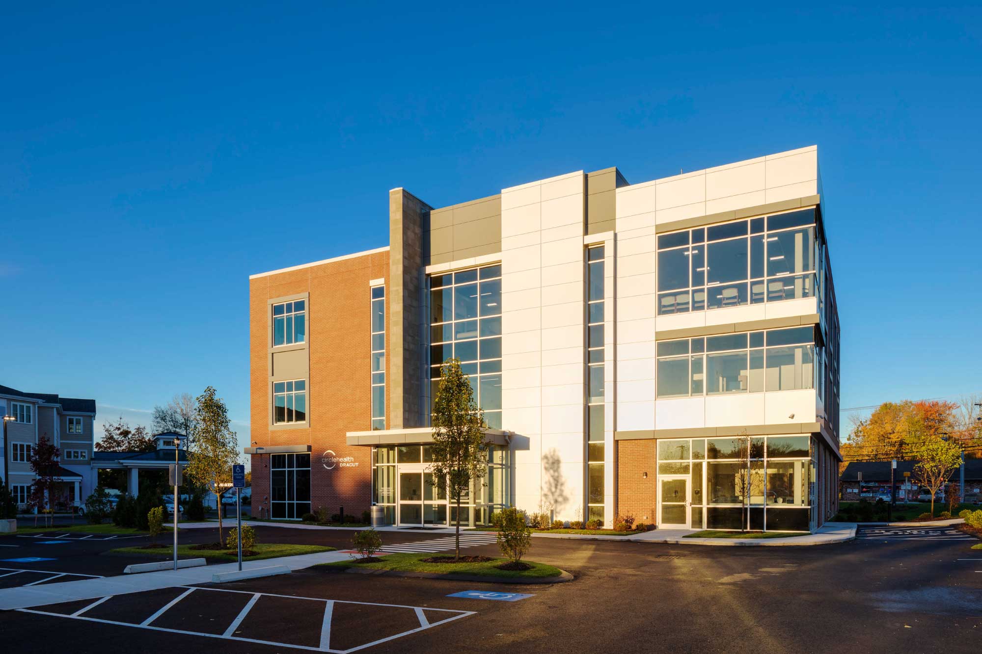 Circle-Health-Dracut-Healthcare-Facility-Design_P16