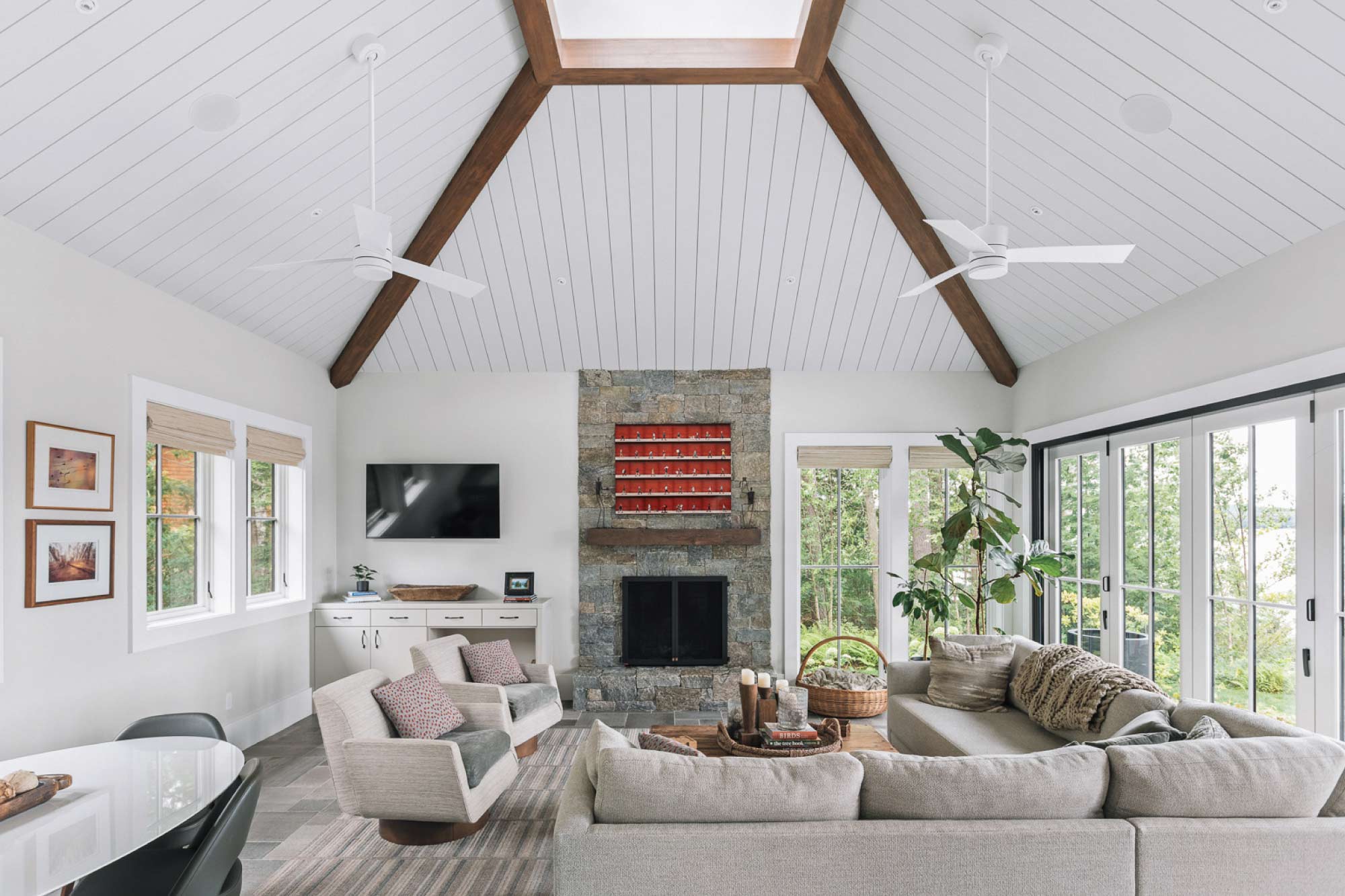 Lakeview-Oasis_Residential-Design-Family-Room_1